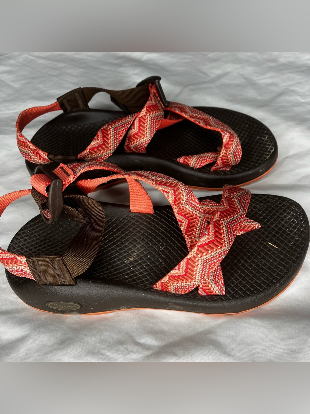 Chaco Z2 strappy sandals Women’s 6